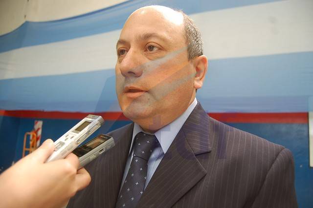 carlos debaz1
