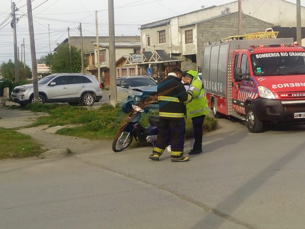 Motocicleta Impact Contra Una Camioneta Actualidad Tdf