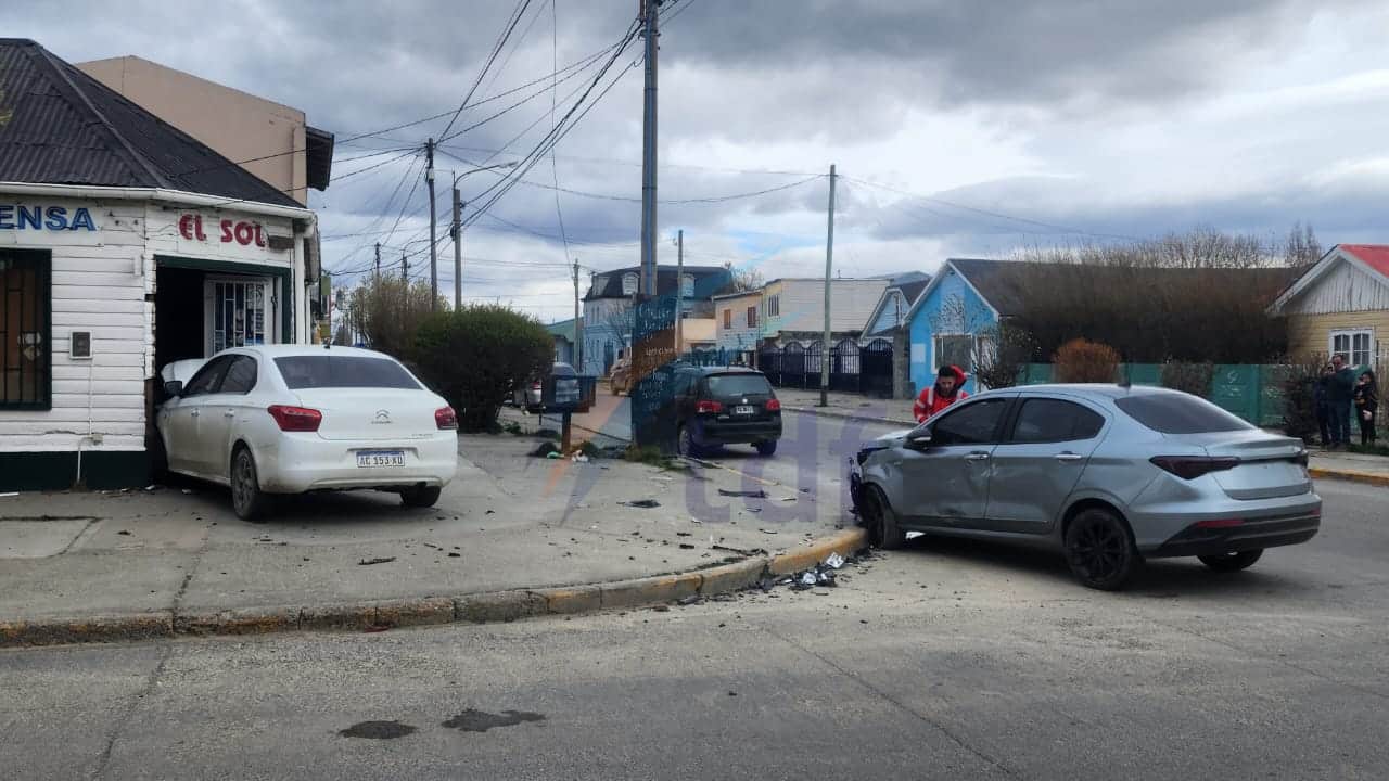 Dos rodados protagonizaron un violento choque donde uno de estos rompió