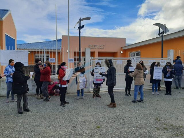 Protesta En La Escuela 7: Piden Que El Gimnasio Deje De Funcionar Como ...