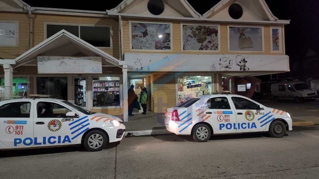 Robó En Una Farmacia E Intentó Ocultarse En Una Juguetería Actualidad Tdf 2084