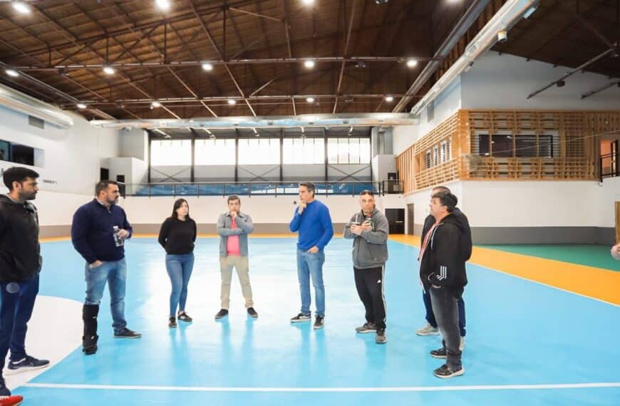 Vuoto recorrió los trabajos de reacondicionamiento del Microestadio “Cochocho” Vargas