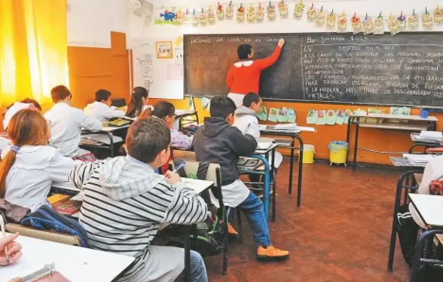 Los docentes de Tierra del Fuego son los que mayor aumento salarial obtuvieron