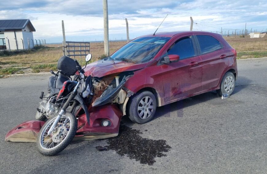 Motociclista trasladado al hospital luego de chocar con un rodado